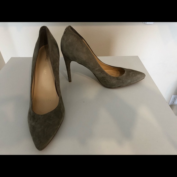 Ivanka Trump Suede Olive Green Heels Size 8.5 - Picture 3 of 3